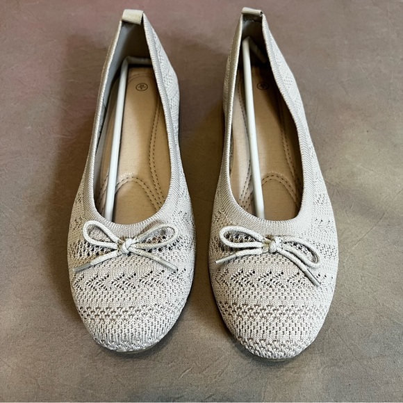 NIB Women’s Ballet Flats, Stretchy, Foldable, Beige Knit, Sz 9 - Picture 6 of 9